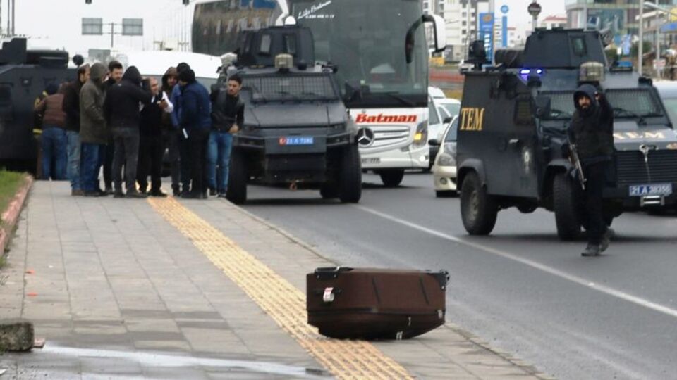 Diyarbakır'da şüpheli valiz paniği!