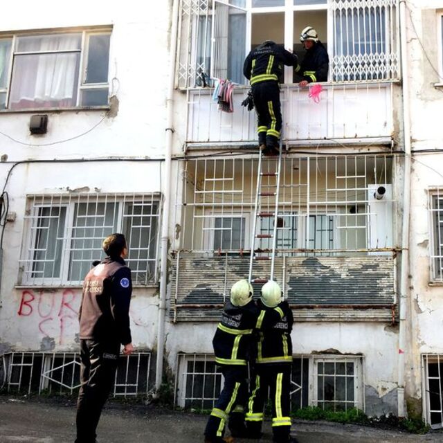 Yangın var diye olay yerine gelen itfaiye ekibi şaşırdı!
