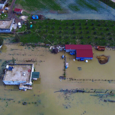 Evler boşaltıldı, havaalanı sivil araç trafiğine kapatıldı