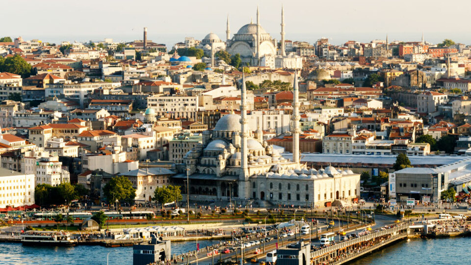 İstanbul hangi 7 tepe üzerine kuruldu?