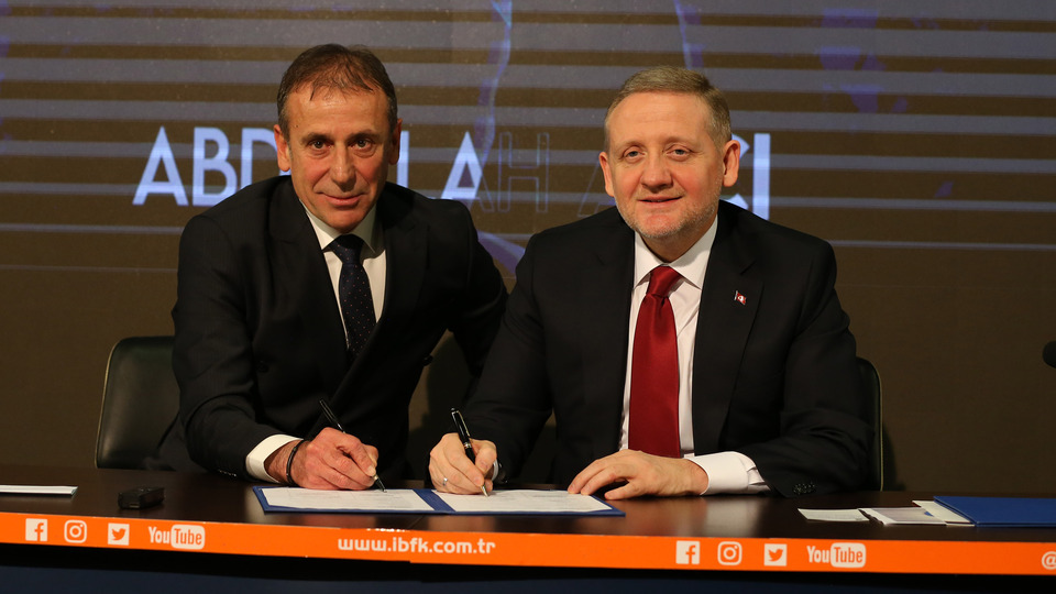 Abdullah Avcı'dan 5 yıllık imza