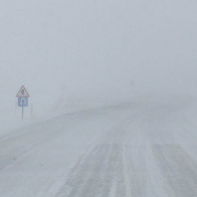 Kar ve tipi nedeniyle 90 karayolu ulaşıma kapalı