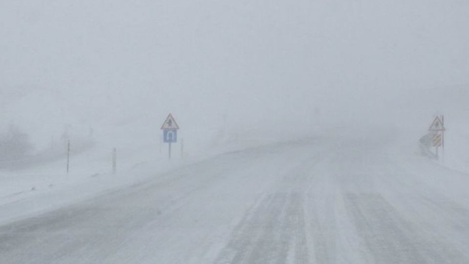 Kar ve tipi nedeniyle 90 karayolu ulaşıma kapalı