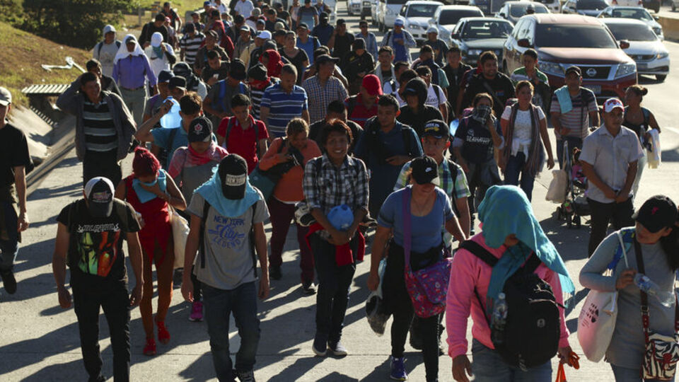 700 kişilik yeni göçmen grubu yola çıktı