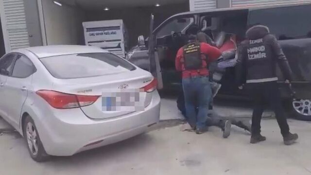 Uyuşturucunun sevkini sağlayan binbaşı çeteden komisyon alıyormuş!
