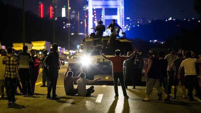 15 Temmuz'u küçümsemek işten atılma nedeni!
