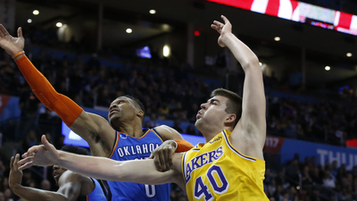 Lakers uzatmalarda kazandı