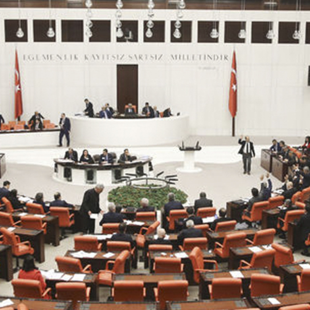 Asgari ücret desteği yasalaştı