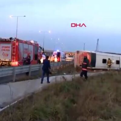 İstanbul'da otobüs devrildi! Yaralılar var!