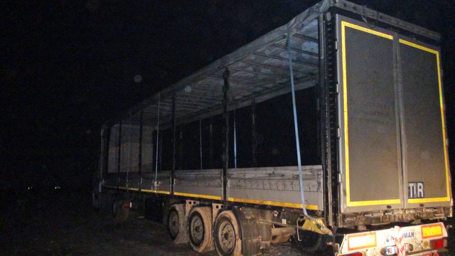 Tır sürücüsünü öldürüp kasadaki bakır kabloları çaldılar!