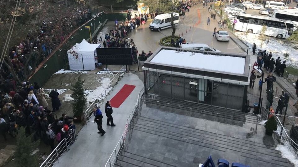 Uludağ'da uzun kuyruklar oluştu!