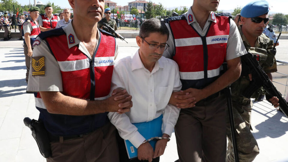 Sivil imam Batmaz'dan ilginç FETÖ elebaşı savunması: Tanımıyorum ama darbe ile irtibatı yok