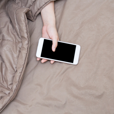 Yatağa telefonla girenlere uyarı!