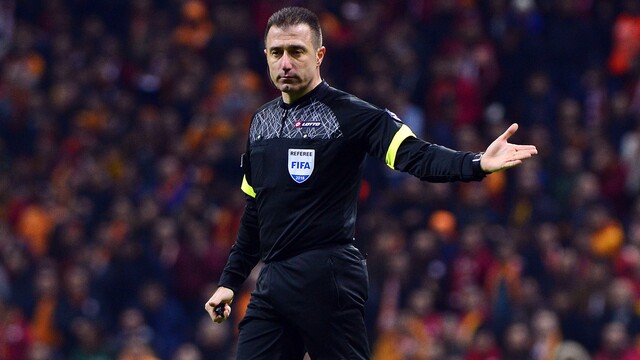 Maçın VAR'ı Hüseyin Göçek