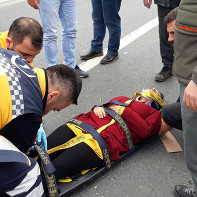 Otoyolda akılalmaz olay! Seyir halindeki araçtan kendini attı