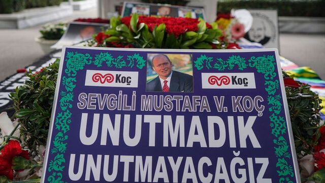 Mustafa Koç kabri başında anıldı