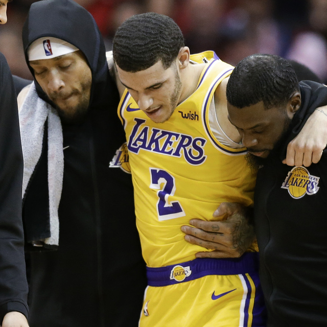 Lonzo Ball en az bir ay yok