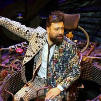 300 kişilik salonu kapattı