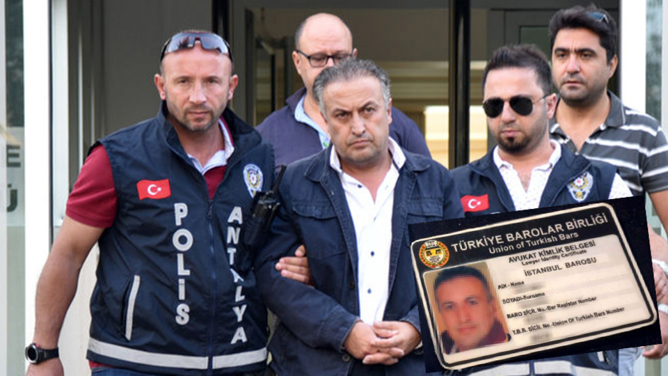 12 yıl sürdü, 'eşini' bile kandırdı!