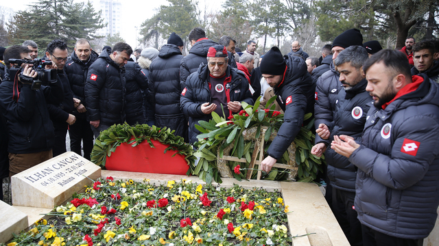 İlhan Cavcav kabri başında anıldı
