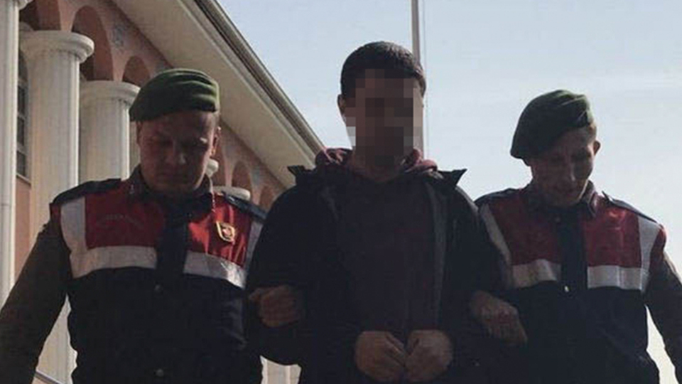 Öğrencisine tekme atan öğretmenin cezası belli oldu!