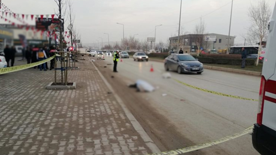 Kamyonetin çarptığı Suriyeli genç öldü