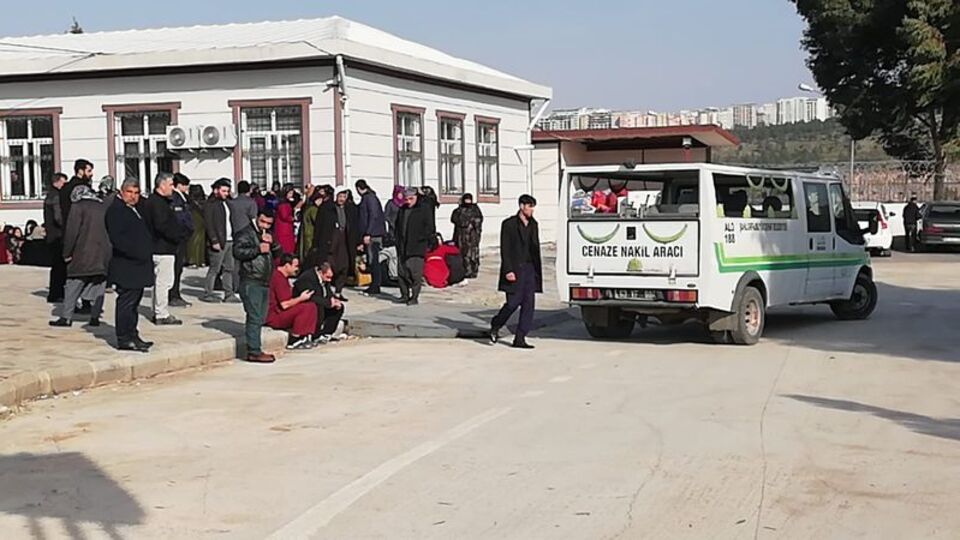 15 günlük kocasını bıçaklayarak öldürdü