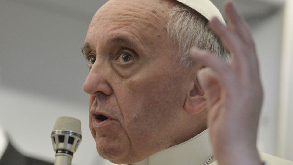 Venezuela'lı gençten Papa'nın konvoyunda eylem