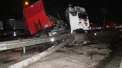 TIR sürücüsü kazada yanarak can verdi