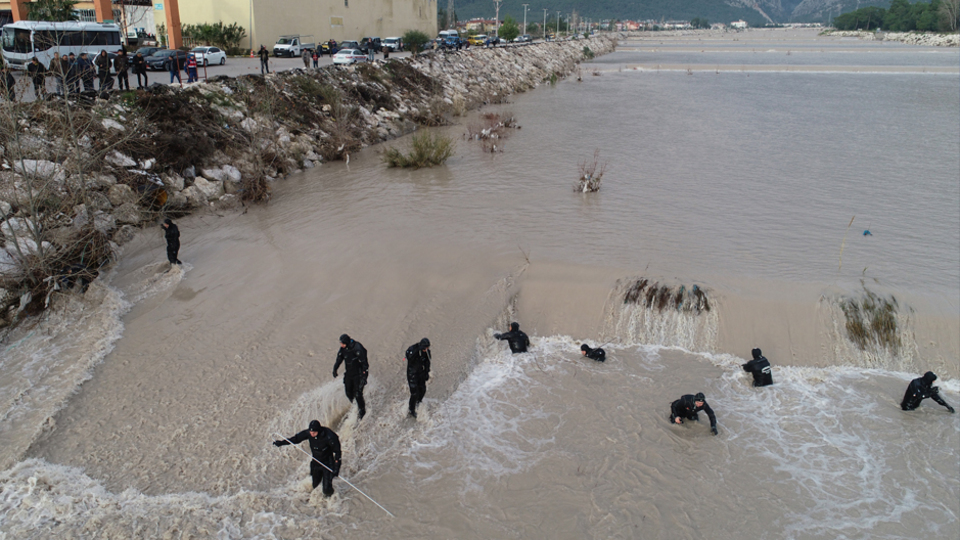 Dün faciayı yaşayan Antalya her yerde Buse'yi arıyor