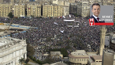 8. yılında devrimin ve darbenin meydanı Tahrir