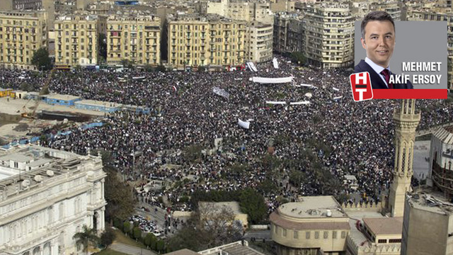 8. yılında devrimin ve darbenin meydanı Tahrir