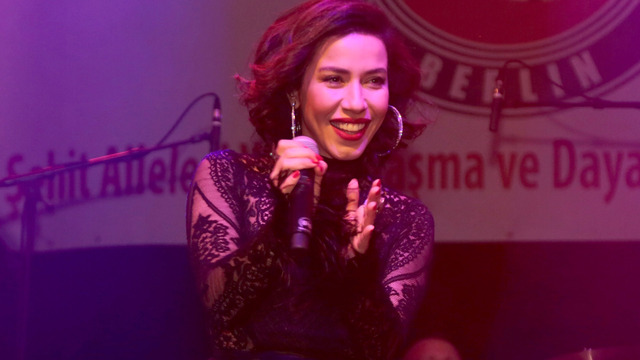 Burcu Güneş'ten şehit çocuklarına anlamlı destek