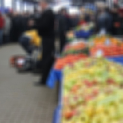 Pazarda kavga çıktı, alışveriş yapan kadın vuruldu