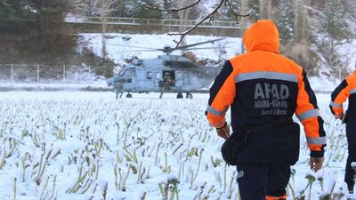Dağcılar hayata böyle tutunmuş!