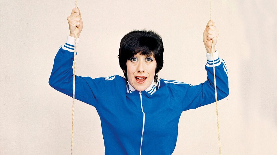 Ayşen Gruda: Sen benimle röportaj yapacak seviyede misin?