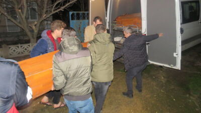 Yangından kaçarken can verdi!