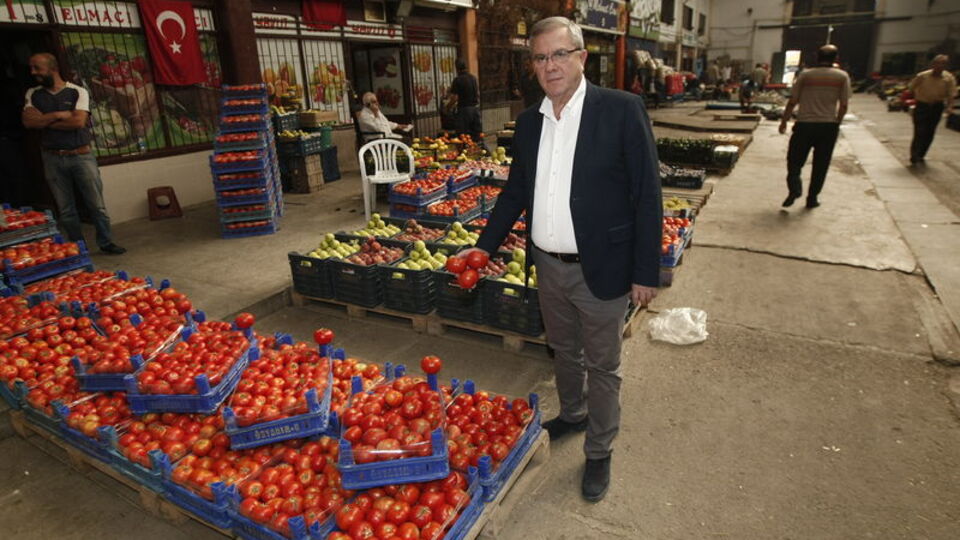 'Ürün fiyatlarını market zincirleri belirliyor'