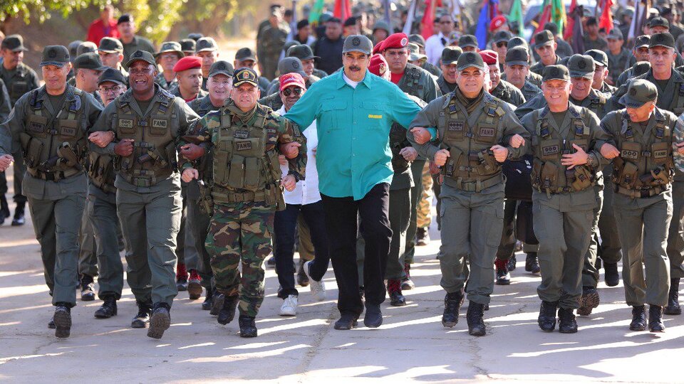 Guaido'nun 'darbe' görüşmelerine karşılık Maduro'dan orduya talimat!