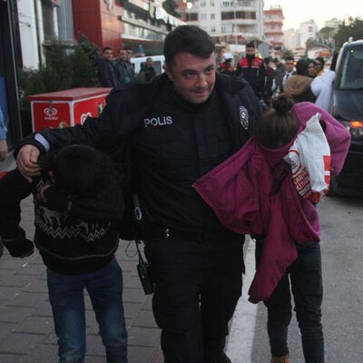 Gelinle damadın en mutlu gününü kabusa çevirdiler!