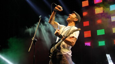 Pasta karşılığı şarkıcılıktan solistliğe yükseldi