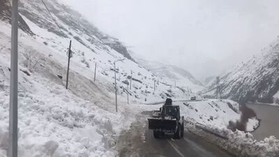 Hakkari-Çukurca kara yoluna çığ düştü