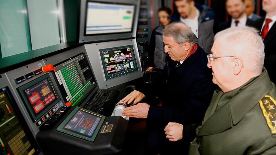 Bakan Akar Gökbey'in turboşaft motorunu test etti