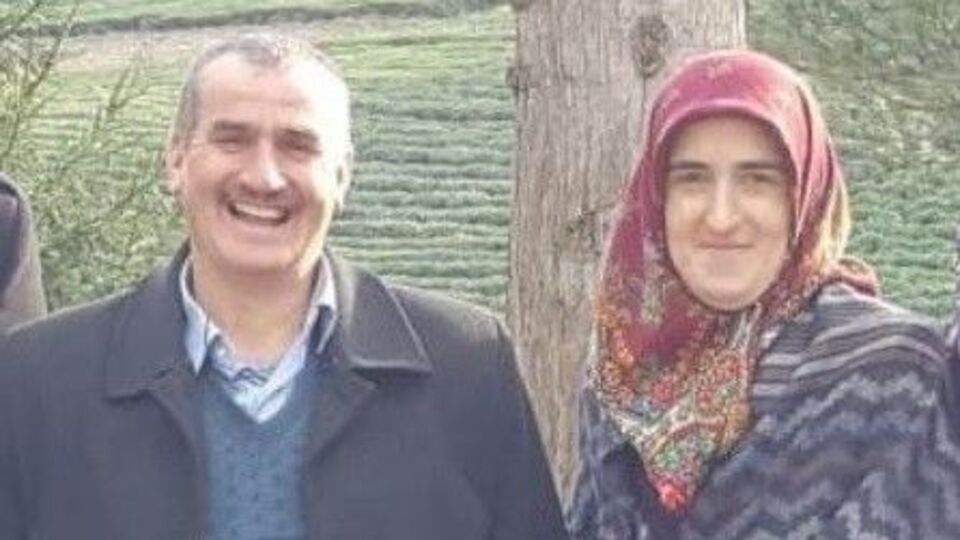 Eşiyle motosiklette gidiyordu, yola gerilen çelik halat...