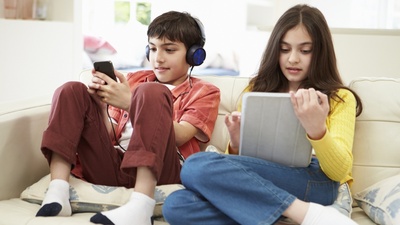 Ebeveynler çocuklarını Mavi Balina oyunundan nasıl koruyabilir?