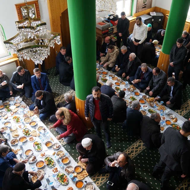 Zilan Şeyhi 1 kilometrelik sofrayla anıldı