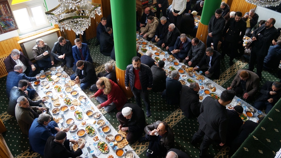 Zilan Şeyhi 1 kilometrelik sofrayla anıldı