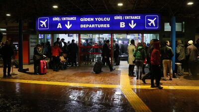 Sağanak yağış uçak seferlerini iptal ettirdi