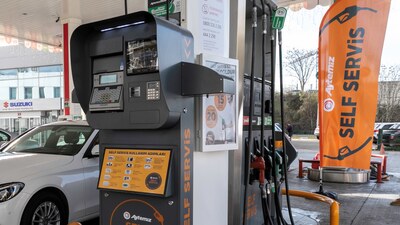 Akaryakıtta 'self servis'e geçti!