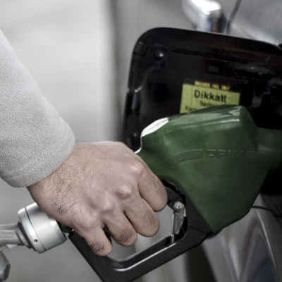 Benzinde zam baskısı